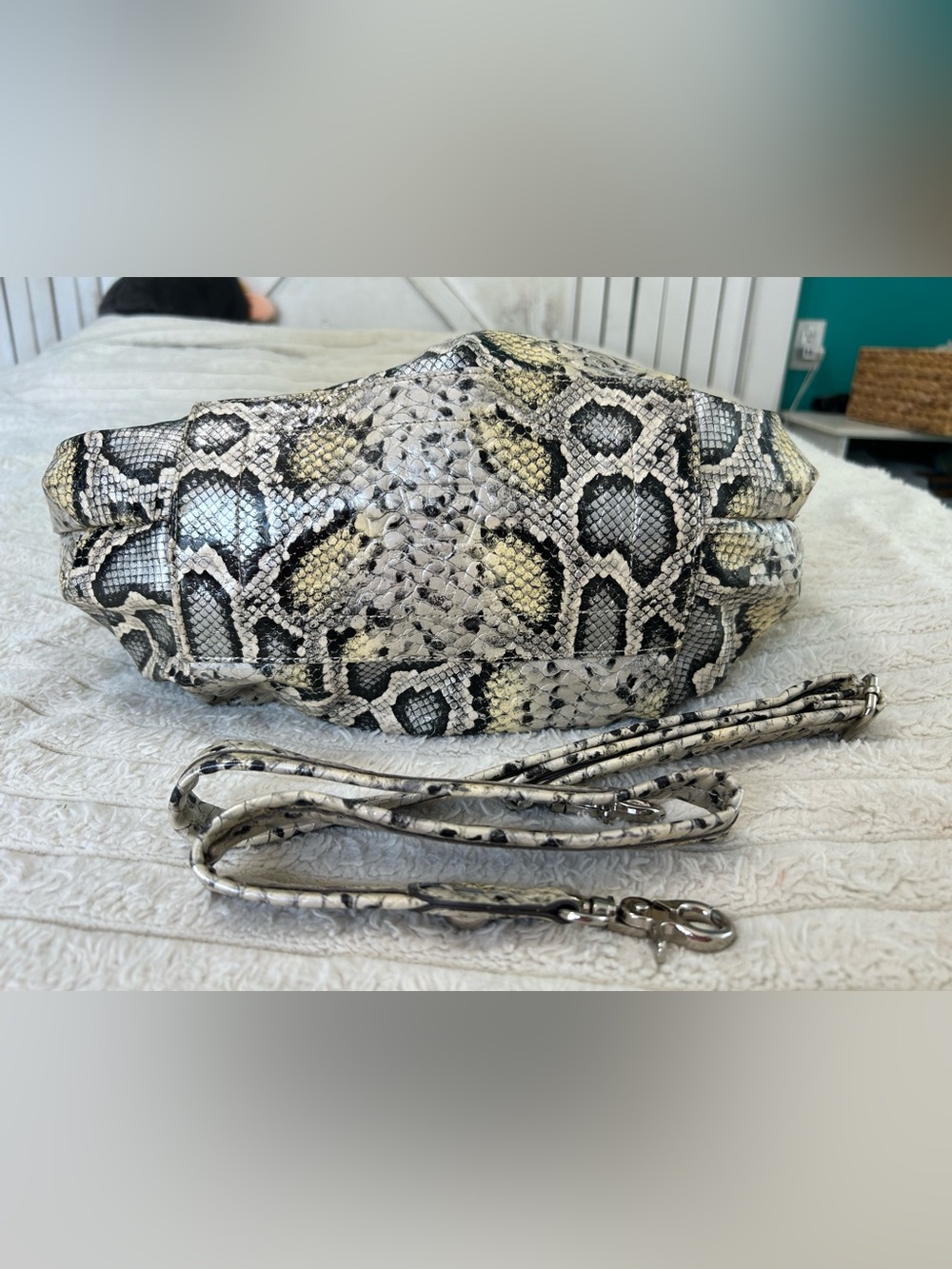 Kathy Van Zeeland Purse - Picture 6 of 16